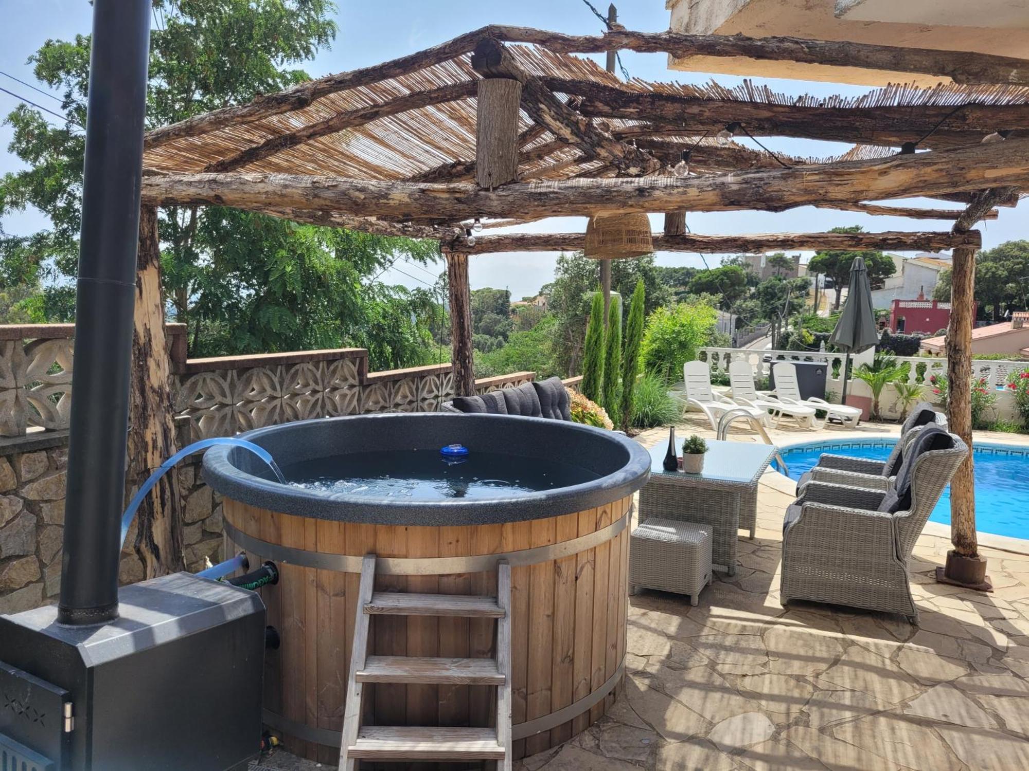 Сasa de vacaciones Casa Felic 12 Personen, Familiehuis Met Hottub *
